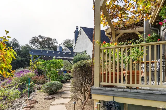 $2,550,000 | 17219 7th Street East, Sonoma, CA 95476