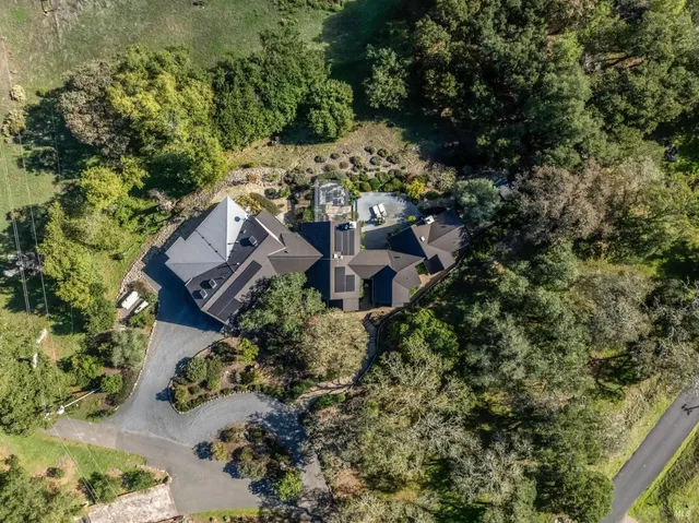 $2,550,000 | 17219 7th Street East, Sonoma, CA 95476