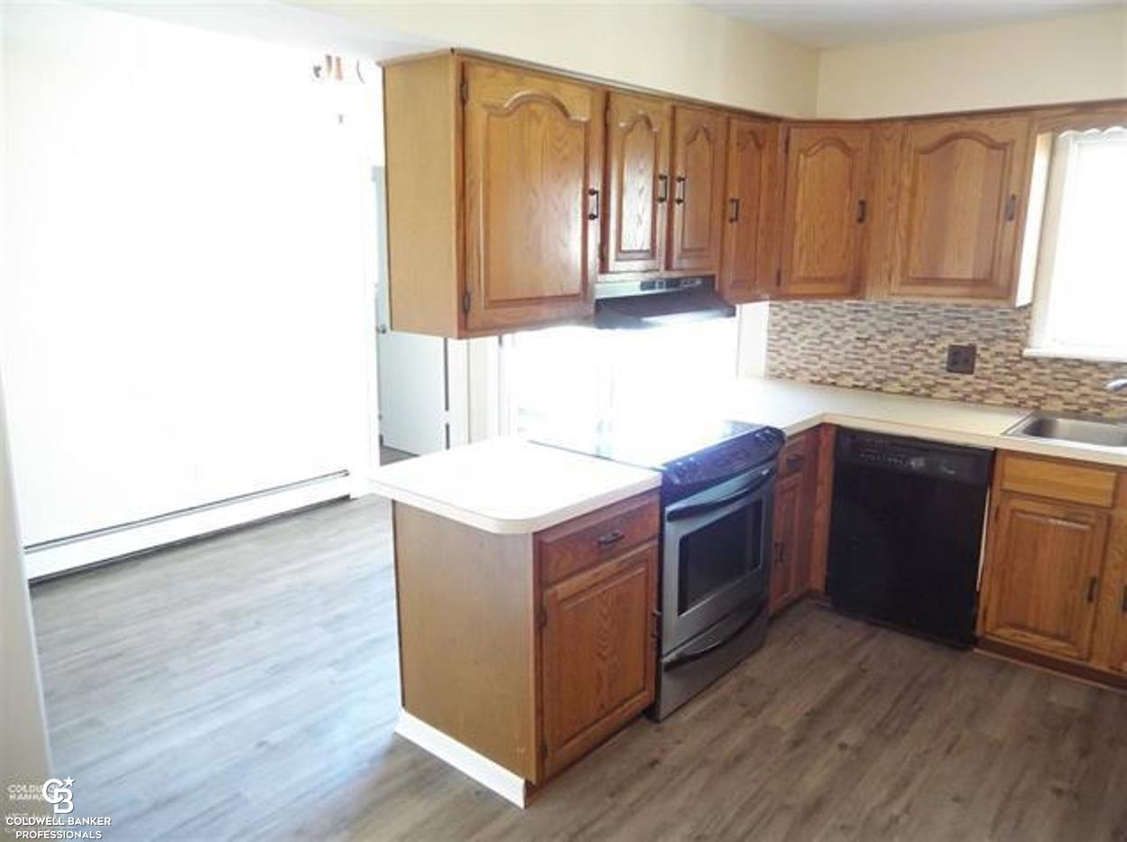 48140 Fuller Road New Baltimore, MI 48051 - Photo 6 of 22 50032451-5.JPG