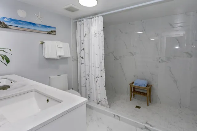 $8,000 | 5540 North Ocean Drive, Unit 8C, Singer Island, FL 33404