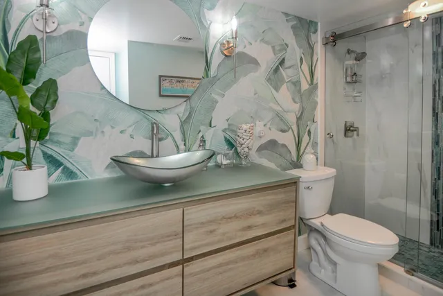 $8,000 | 5540 North Ocean Drive, Unit 8C, Singer Island, FL 33404