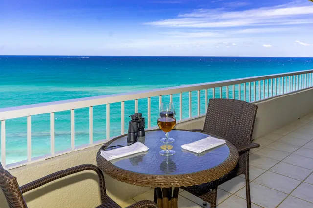 $8,000 | 5540 North Ocean Drive, Unit 8C, Singer Island, FL 33404