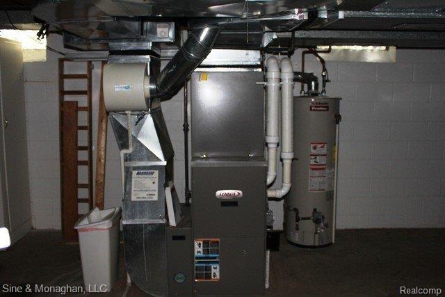 211 Ridgemont Road Grosse Pointe, MI 48236 - Photo 14 of 25 IMG_0551.JPG
