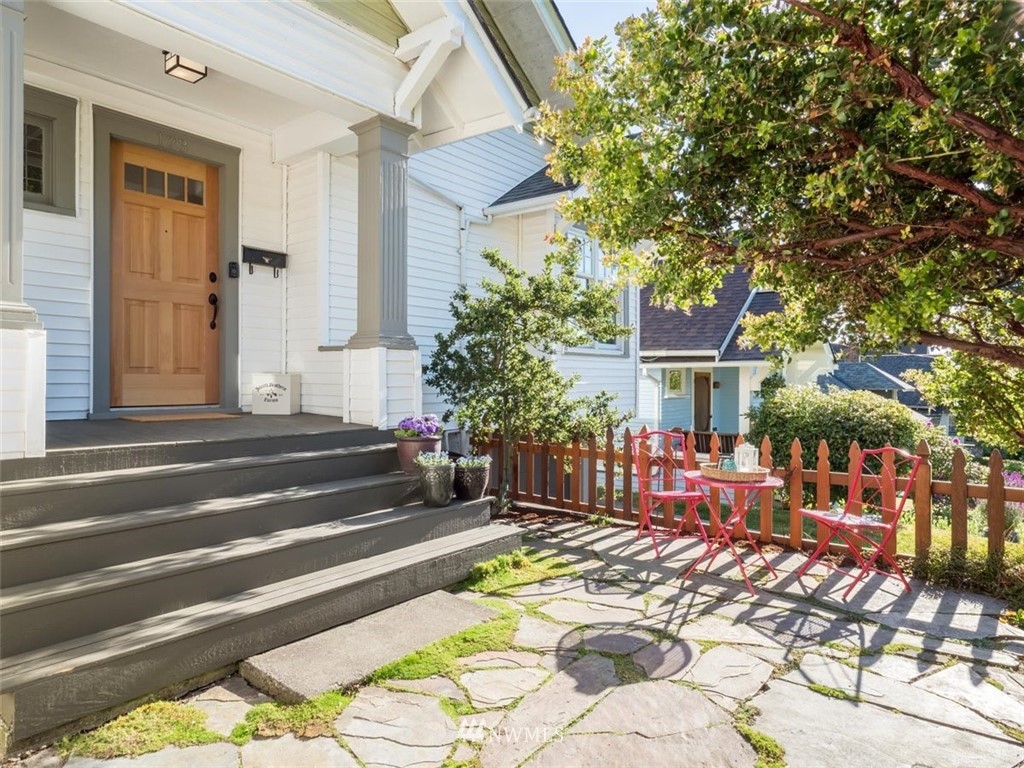 123 North 50th Street Seattle, WA 98103 - Photo 2 of 28 Gallery Image 2