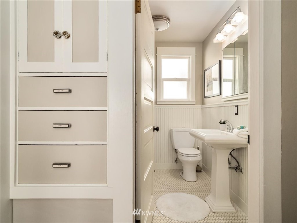123 North 50th Street Seattle, WA 98103 - Photo 15 of 28 Gallery Image 15