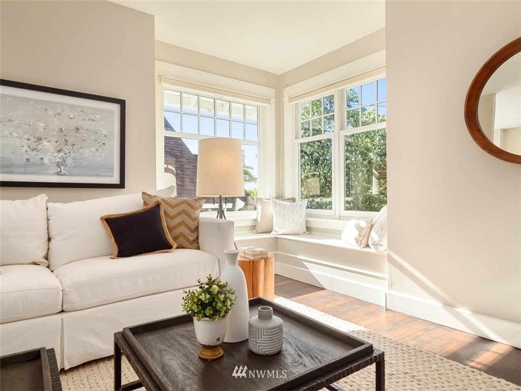 123 North 50th Street Seattle, WA 98103 - Photo 4 of 28 Gallery Image 4