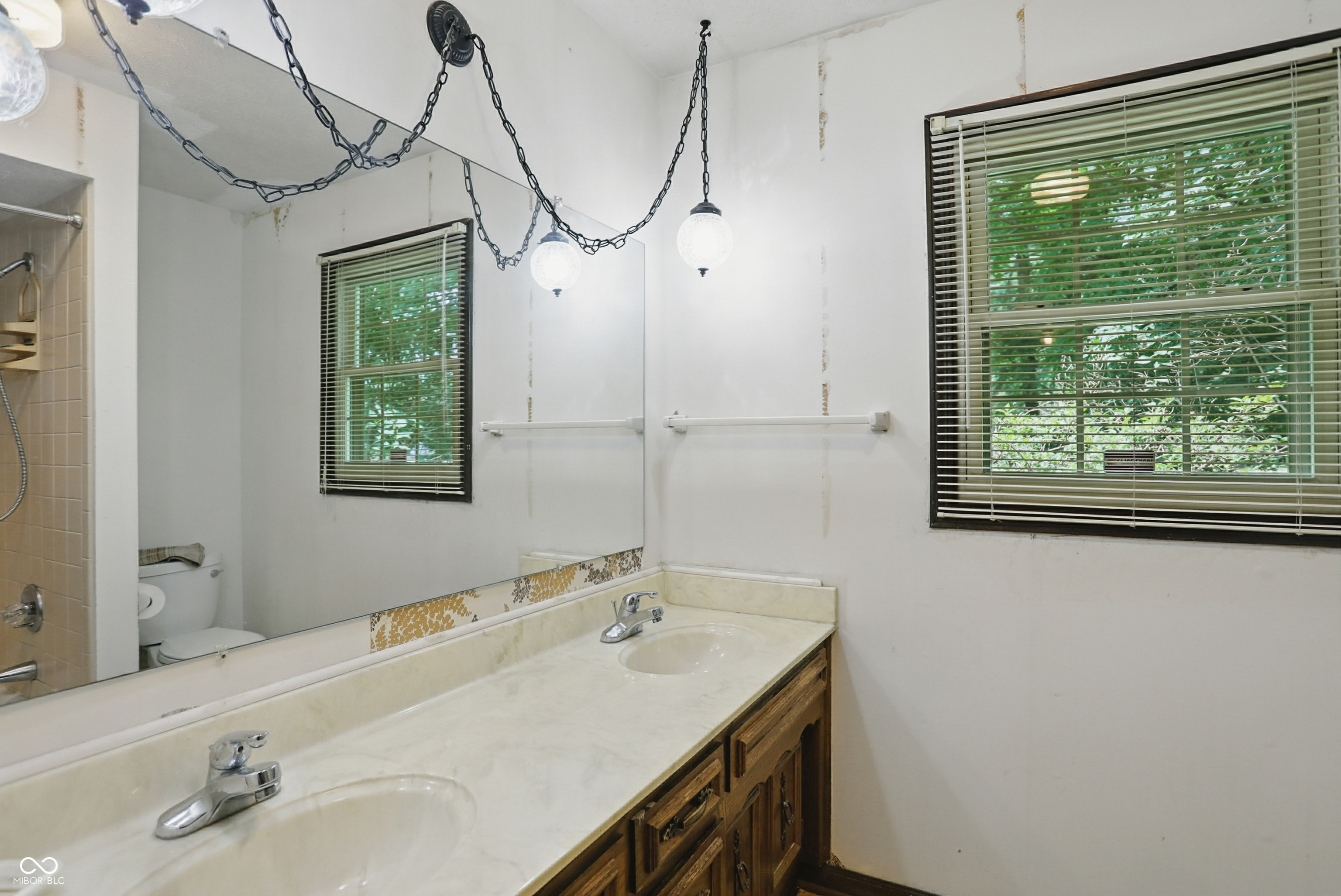 9101 Ditch Road Indianapolis, IN 46260 - Photo 27 of 39 Gallery Image 27