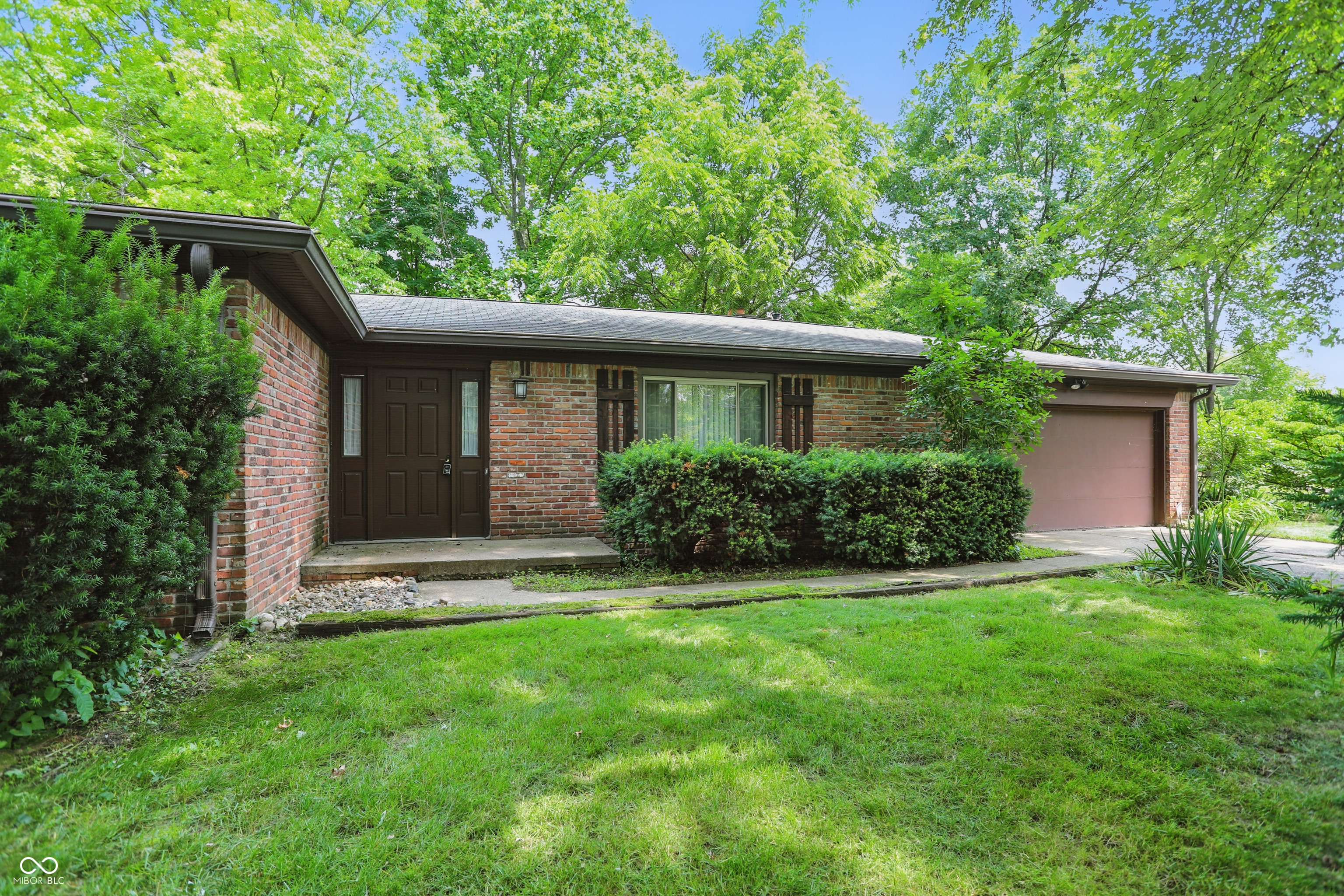 9101 Ditch Road Indianapolis, IN 46260 - Photo 3 of 39 Gallery Image 3
