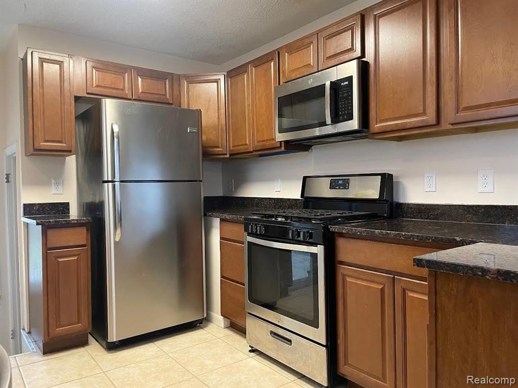 6637 Hitchingham Road Ypsilanti, MI 48197 - Photo 2 of 23