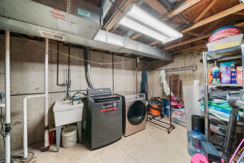 $325,000 | 302 Linden Lane, Wheeling, IL 60090