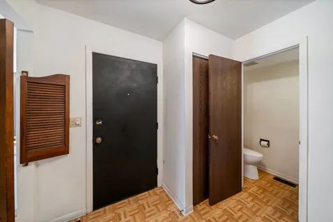 $325,000 | 302 Linden Lane, Wheeling, IL 60090