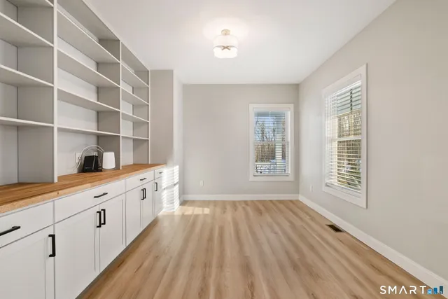 $849,900 | 23 Greenwich Place, Colchester, CT 06415