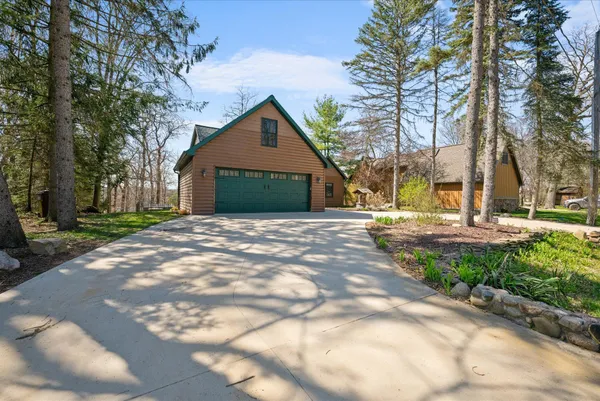 $649,000 | 160 Eastshore Drive, Jerome, MI 49249