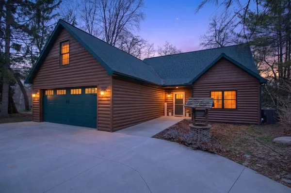 $649,000 | 160 Eastshore Drive, Jerome, MI 49249