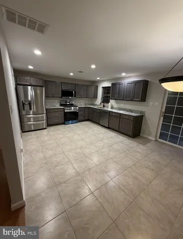 $2,800 | 1002 Taunton Avenue, West Berlin, NJ 08091