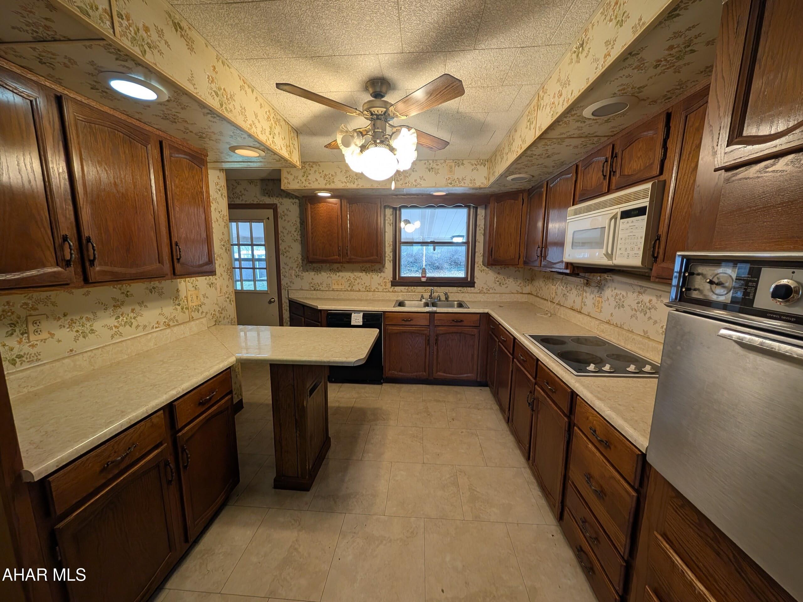 533 Wheeland Road Duncansville, PA 16635 - Photo 11 of 33