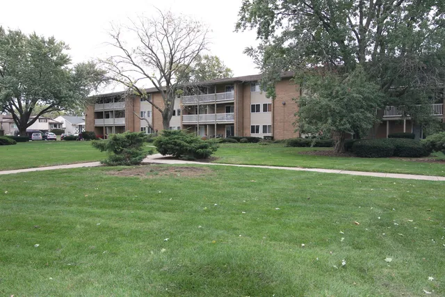 $1,850 | 960 Beau Drive, Unit 109, Des Plaines, IL 60016