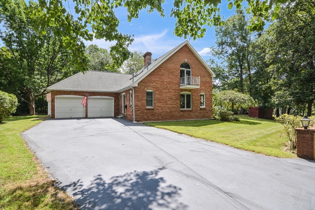 423 Goldthwaite Road Northbridge, MA 01588 - Photo 1 of 30