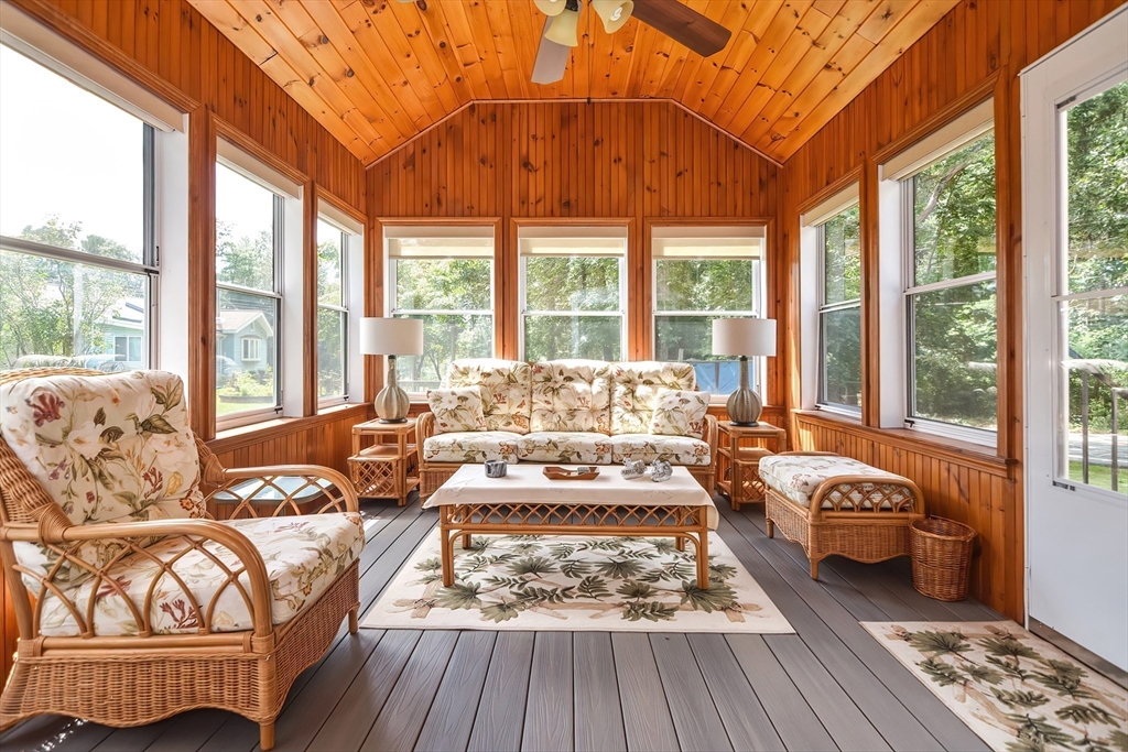 423 Goldthwaite Road Northbridge, MA 01588 - Photo 16 of 30