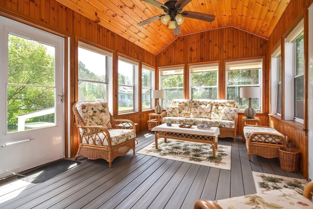 423 Goldthwaite Road Northbridge, MA 01588 - Photo 19 of 30