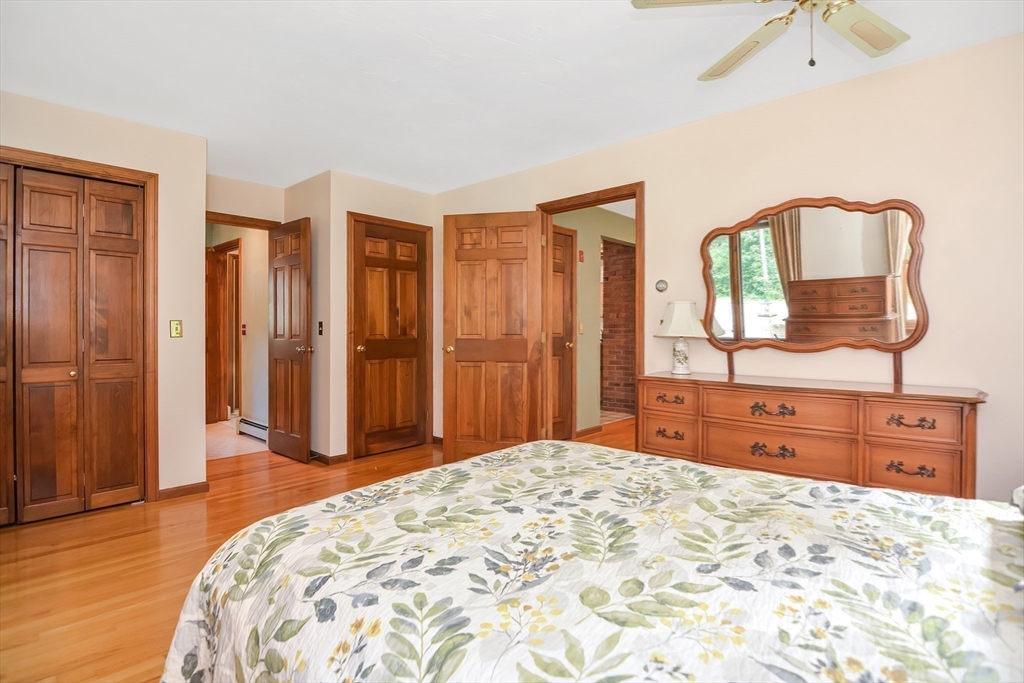 423 Goldthwaite Road Northbridge, MA 01588 - Photo 21 of 30