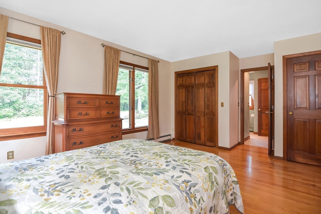 423 Goldthwaite Road Northbridge, MA 01588 - Photo 23 of 30