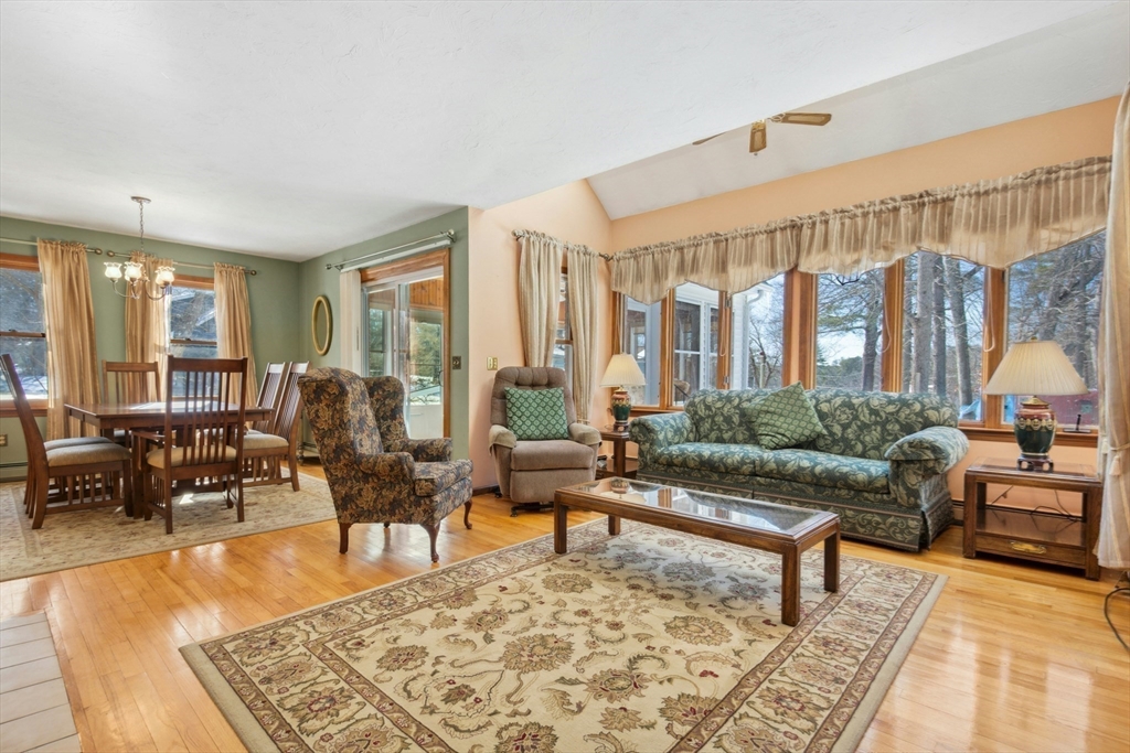 423 Goldthwaite Road Northbridge, MA 01588 - Photo 6 of 30