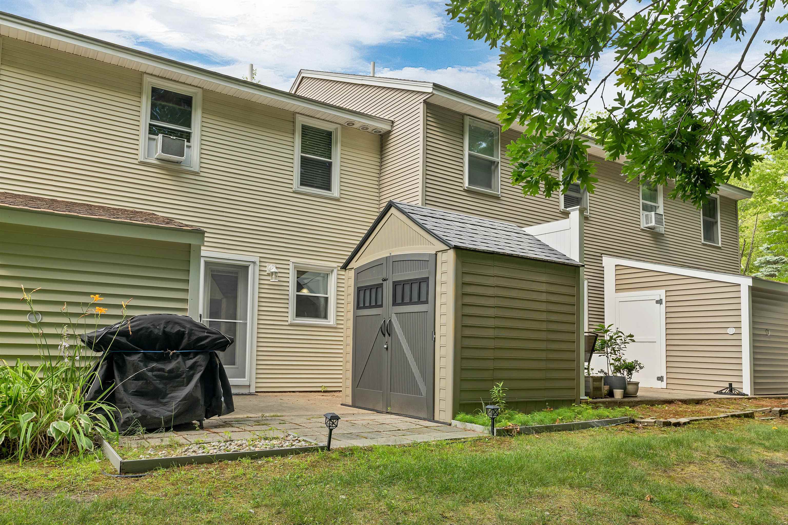 1035 South Mammoth Road, Unit 3 Manchester, NH 03109 - Photo 23 of 37