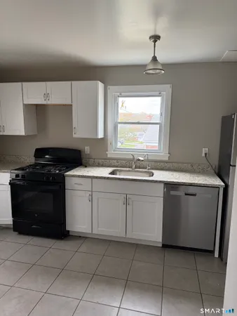 $1,700 | 92 Great Hill Road, East Hartford, CT 06108