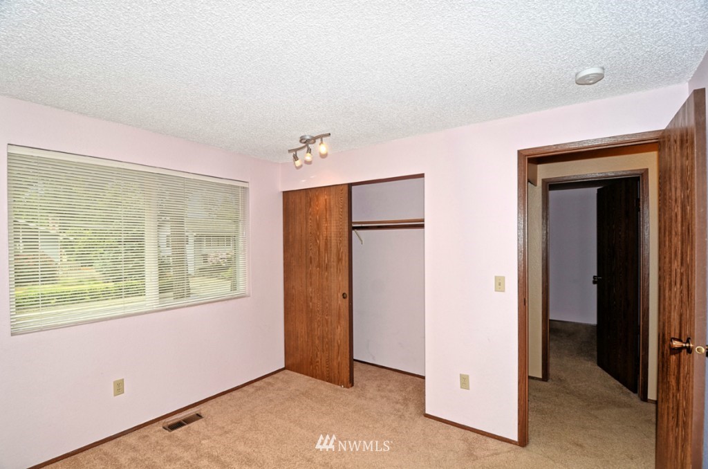 2711 168th Street Southeast Bothell, WA 98012 - Photo 12 of 22