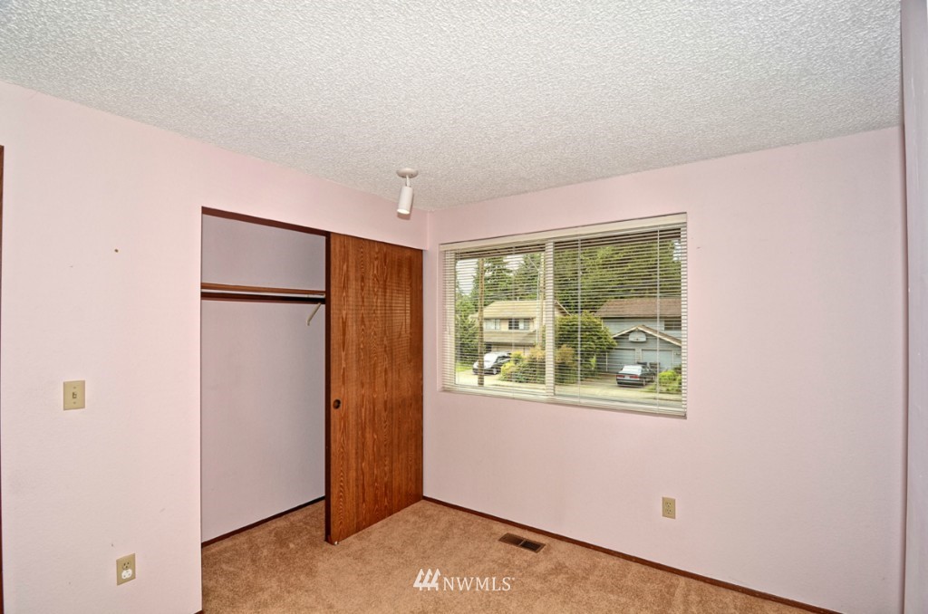 2711 168th Street Southeast Bothell, WA 98012 - Photo 13 of 22