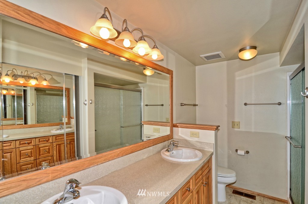 2711 168th Street Southeast Bothell, WA 98012 - Photo 14 of 22