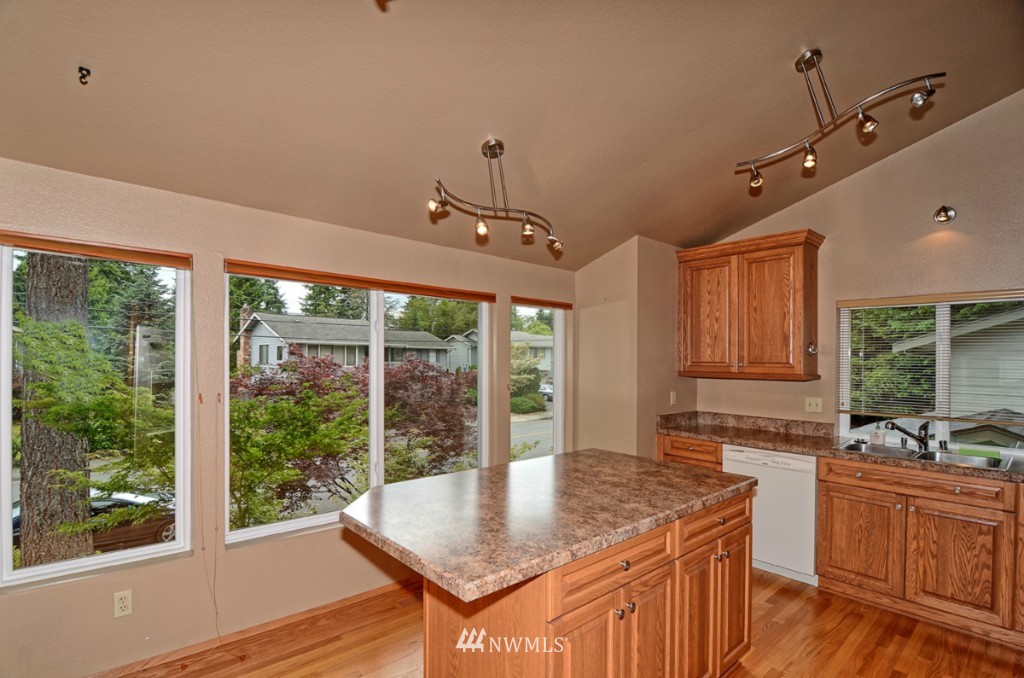 2711 168th Street Southeast Bothell, WA 98012 - Photo 10 of 22