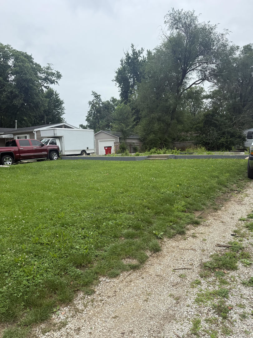 1410 Comanche Drive Champaign, IL 61821 - Photo 2 of 2