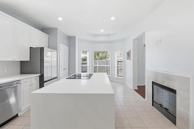 $3,900 | 201 Las Brisas Street, Kemah, TX 77565