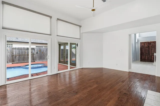 $3,900 | 201 Las Brisas Street, Kemah, TX 77565