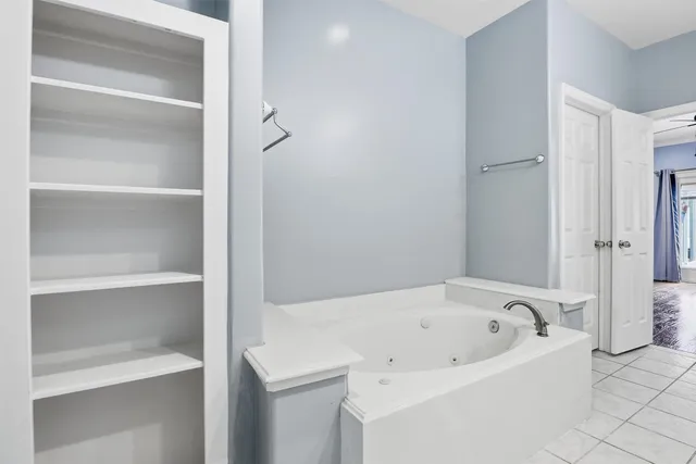 $3,900 | 201 Las Brisas Street, Kemah, TX 77565