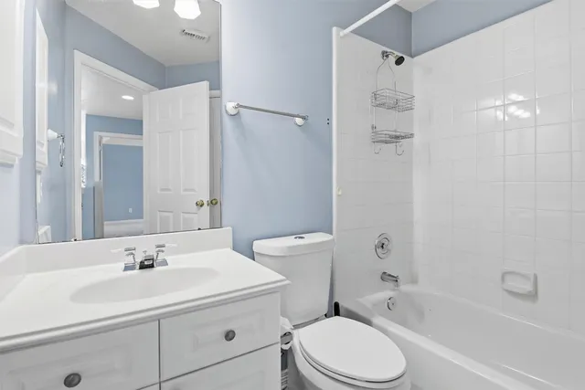 $3,900 | 201 Las Brisas Street, Kemah, TX 77565