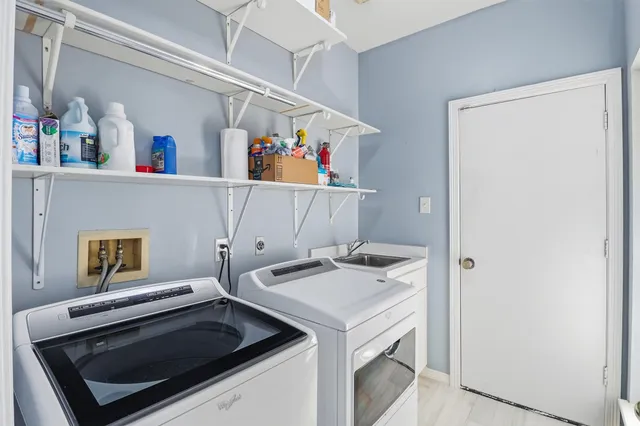 $3,900 | 201 Las Brisas Street, Kemah, TX 77565