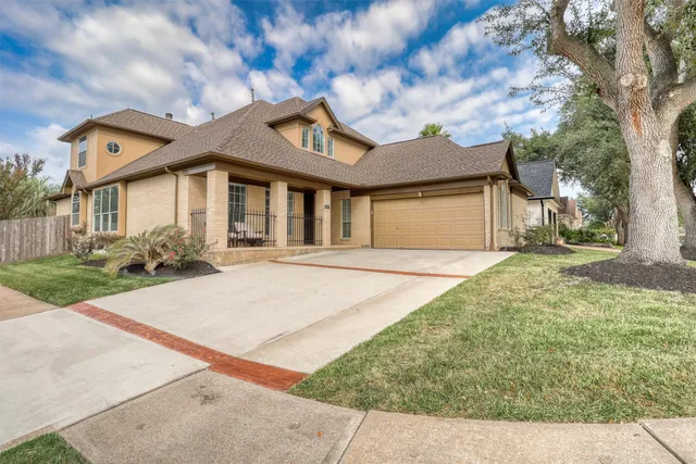 $3,900 | 201 Las Brisas Street, Kemah, TX 77565