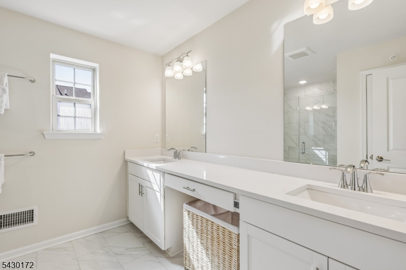 1 Periwinkle Lane Warren, NJ 07059 - Photo 18 of 31