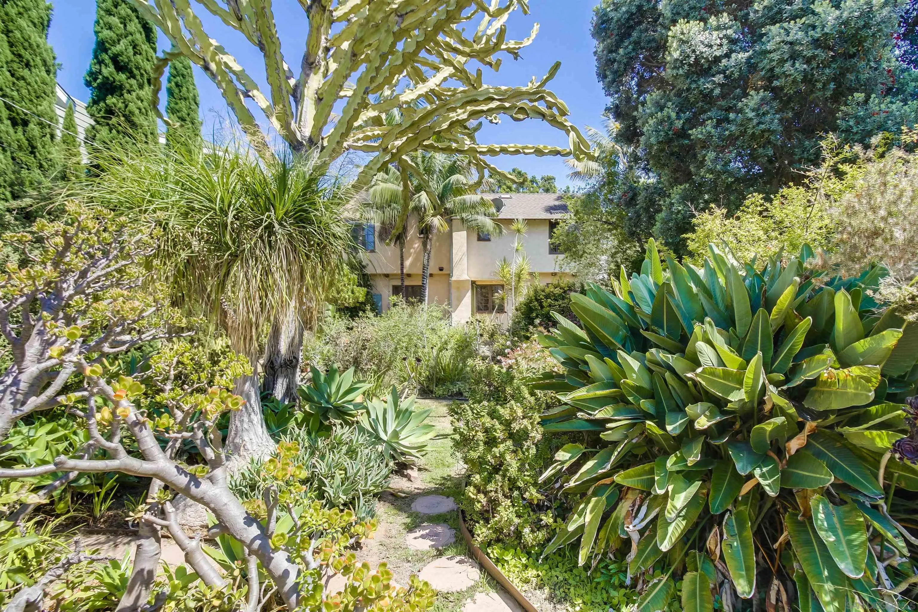 340 B Avenue Coronado, CA 92118 - Photo 27 of 31 a view of building with yard