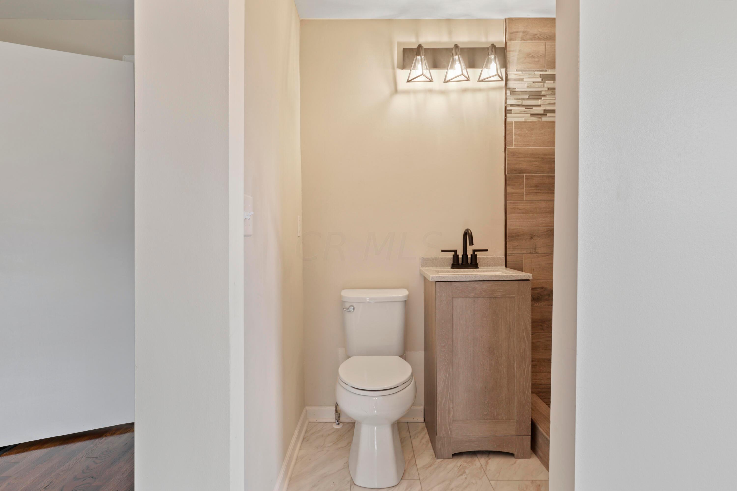 3076 Parkside Road Columbus, OH 43204 - Photo 21 of 45 Master Bath