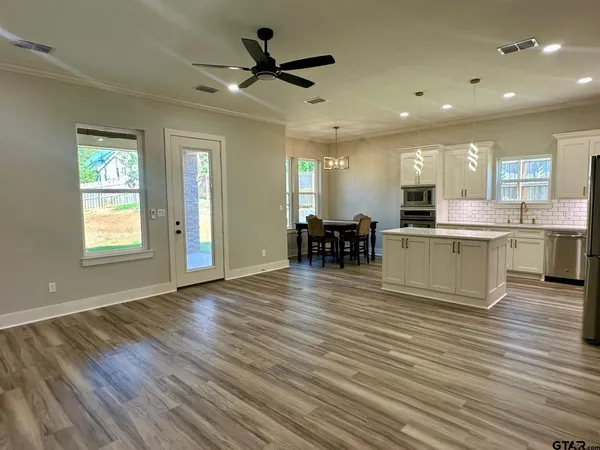 $355,700 | 1126 Pollard Drive, Tyler, TX 75701