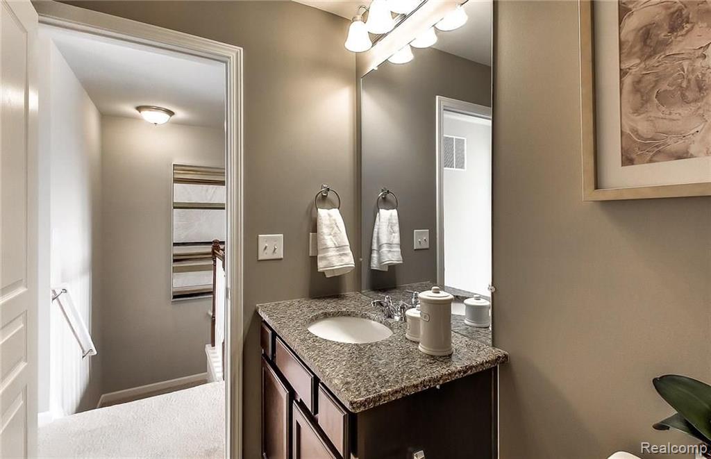 2912 Glenbar Circle Rochester, MI 48307 - Photo 26 of 30