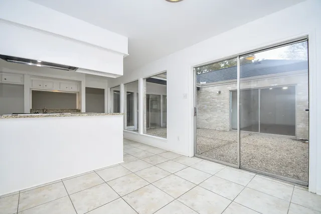 $2,000 | 7822 Albin Lane, Houston, TX 77071