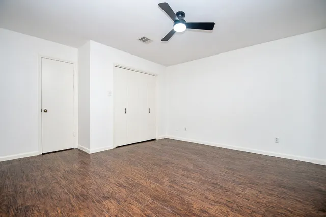 $2,000 | 7822 Albin Lane, Houston, TX 77071