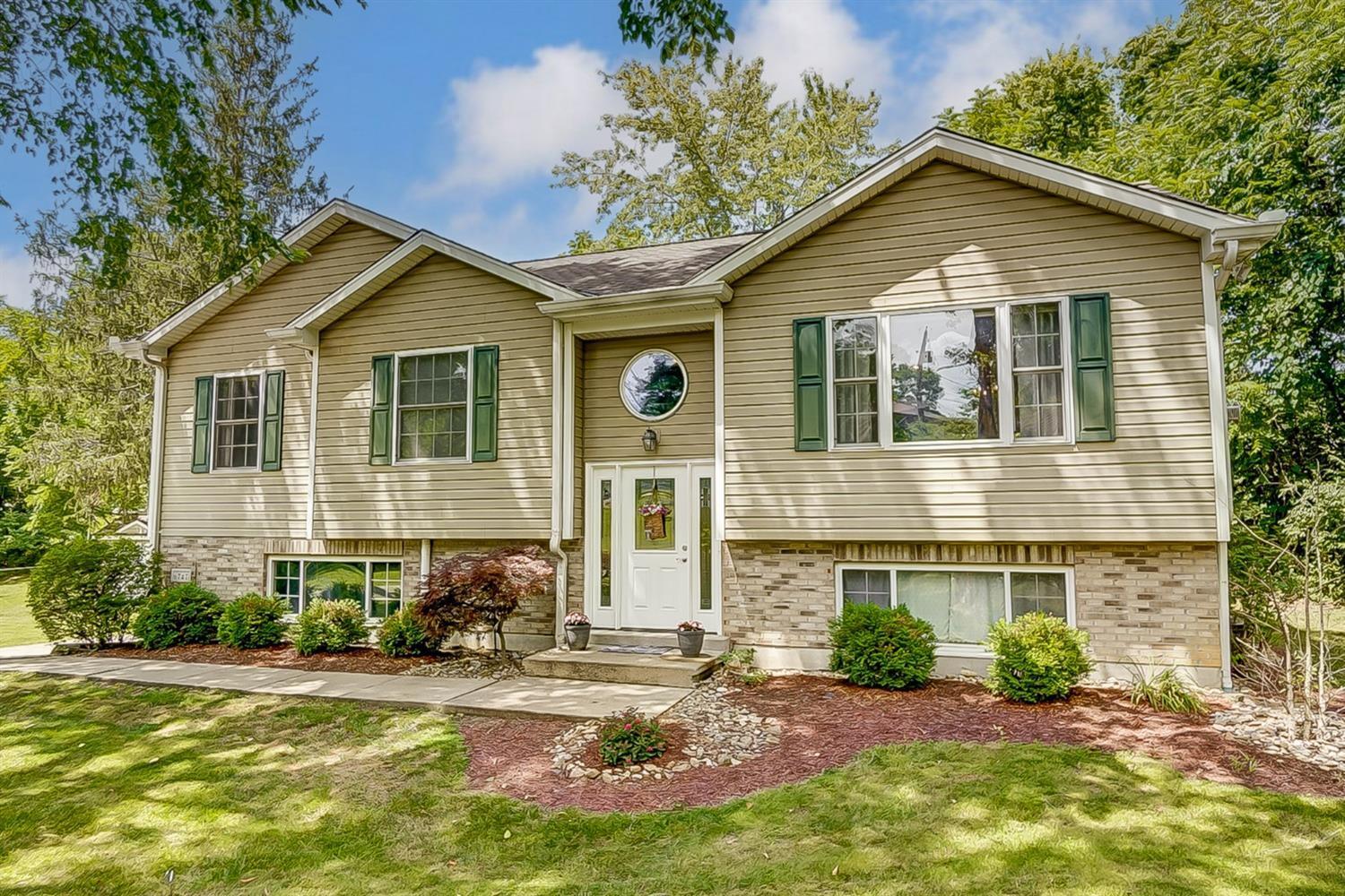 6747 Daleview Road Cincinnati, OH 45247 - Photo 2 of 41