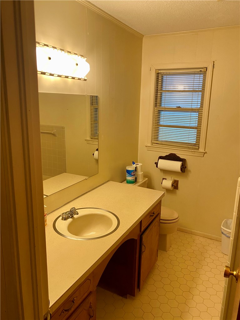 101 Deep Water Point Anderson, SC 29621 - Photo 28 of 34 A well-lit vanity with a spacious countertop anchors this functional bathroom.