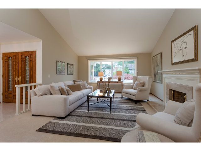 2637 Wakefield Drive Belmont, CA 94002 - Photo 4 of 25